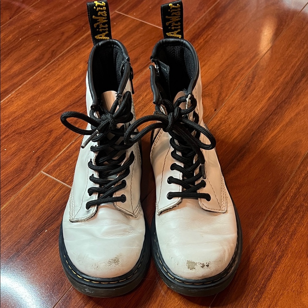 Dr. Martens Kids Boots in white  and black